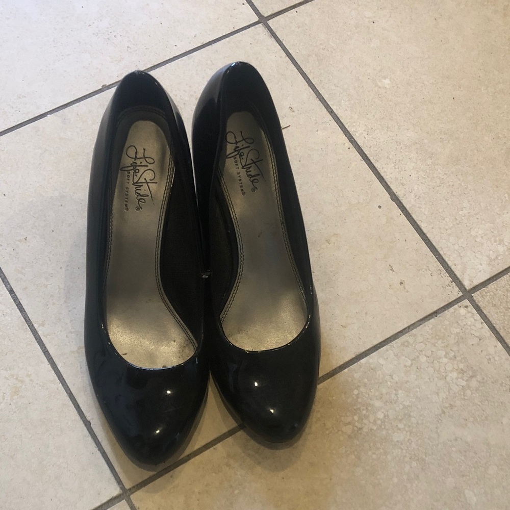 Life Stride Black Patent Round-Toe Pumps - Classic Glossy Finish